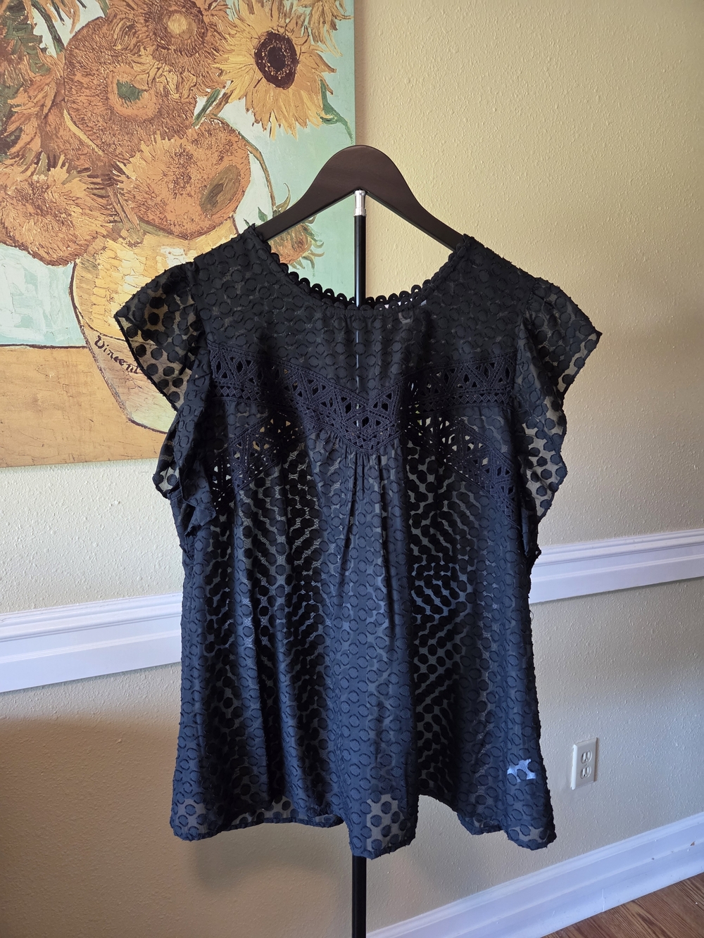 NWT DR2 Black Eyelet Flutter Sleeve Blouse